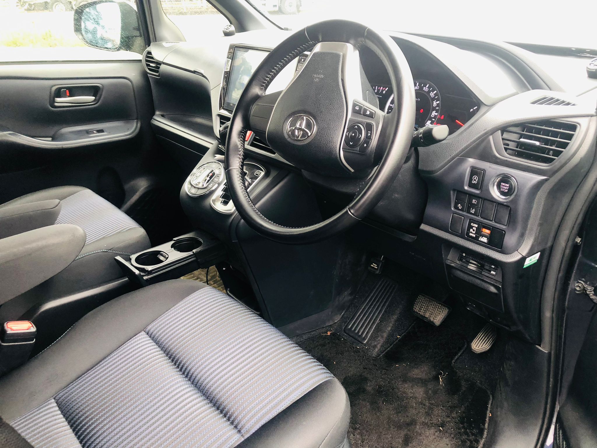 2016 TOYOTA NOAH SI